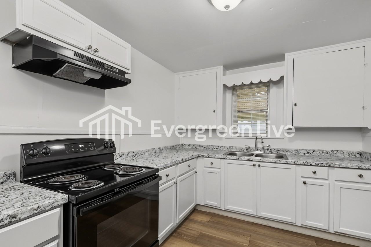 425 Lenard Ave - Photo 7 of 15