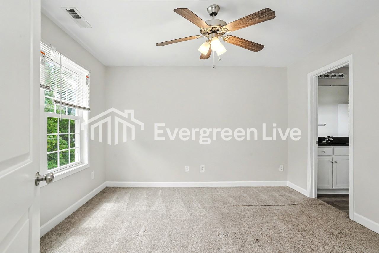 1858 Mcguire St - Photo 5 of 10