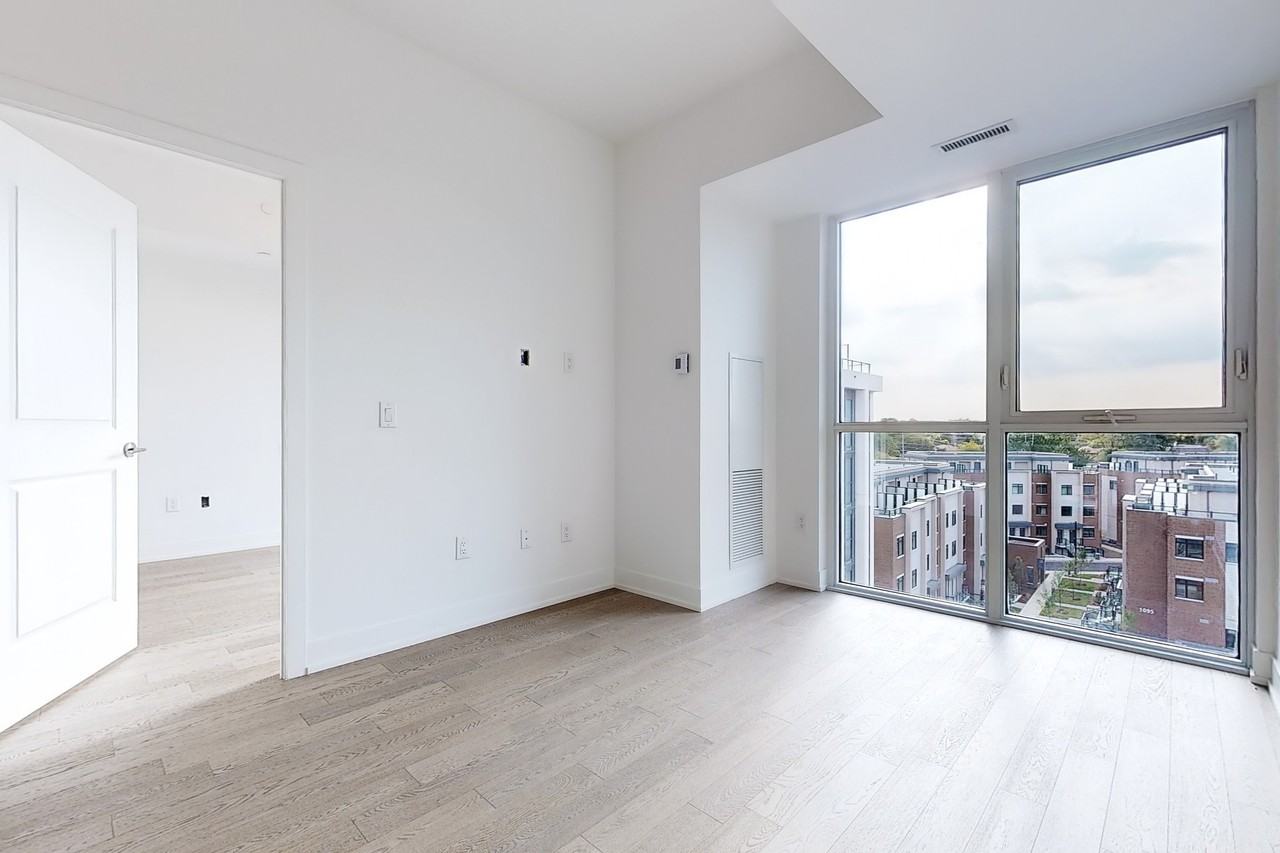 1063 Douglas McCurdy Common #602 - Photo 3 of 23