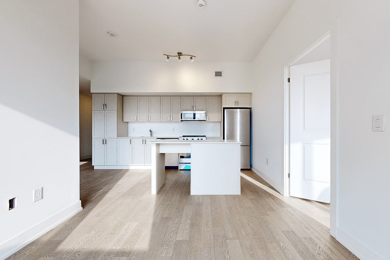 1063 Douglas McCurdy Common #602 - Photo 4 of 23
