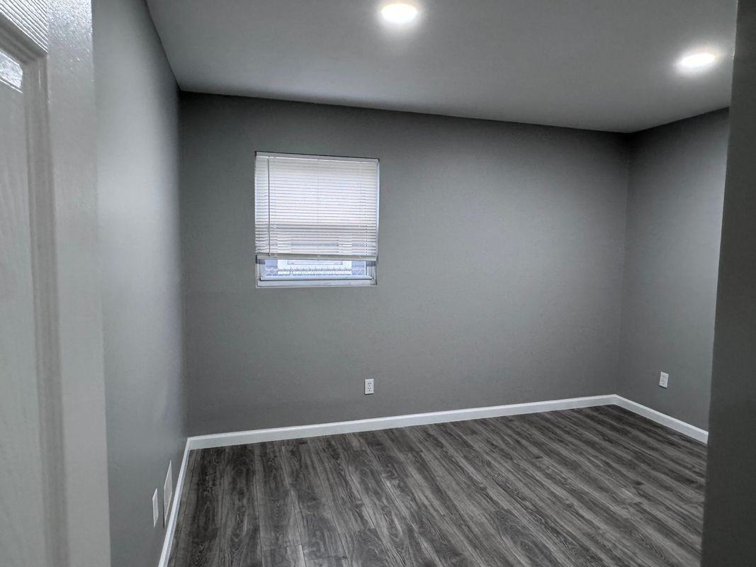 1412 E Goulson Ave - Photo 4 of 14