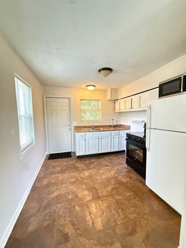 5131 Alabama Ave - Photo 4 of 7