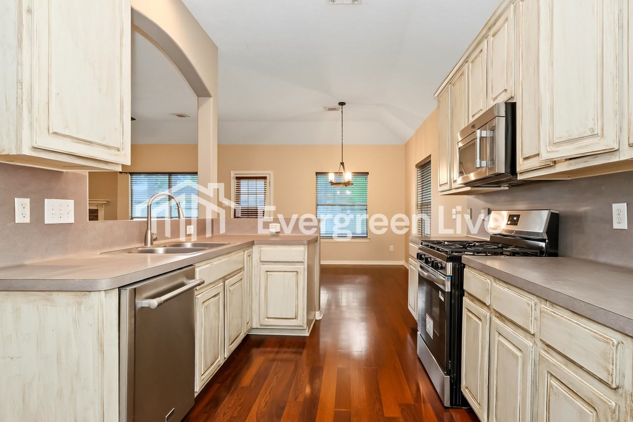 2747 Spring Dusk Ln - Photo 4 of 15