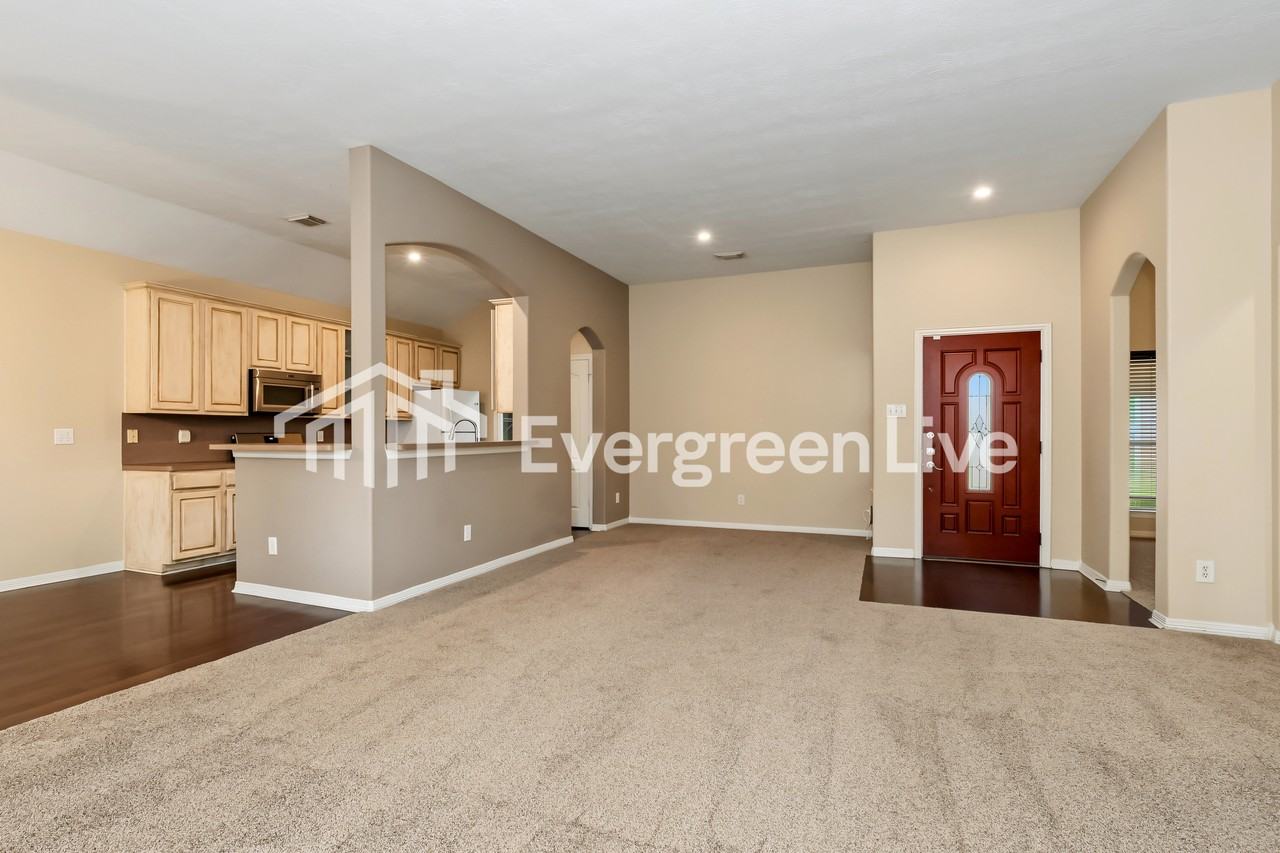 2747 Spring Dusk Ln - Photo 5 of 15