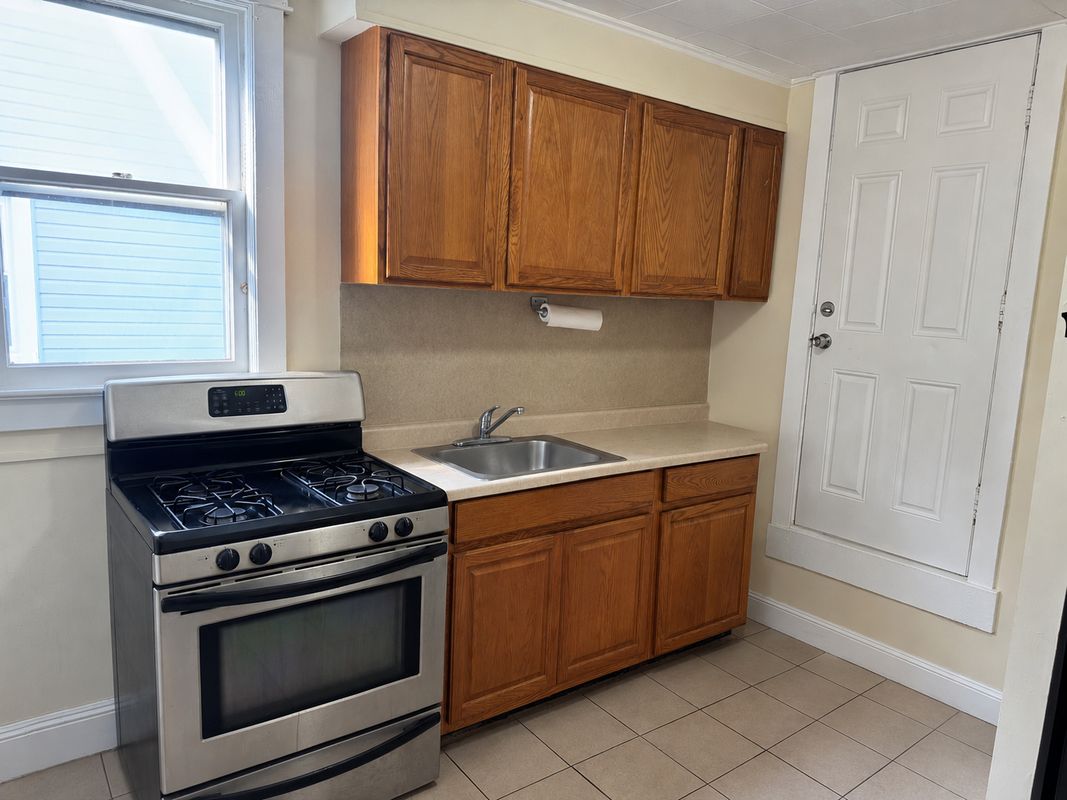 1038 Quinton Ave - Photo 2 of 3