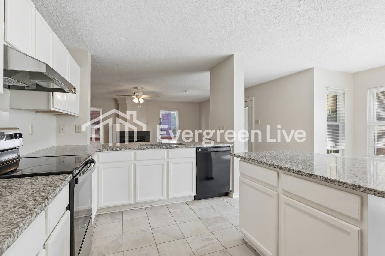 8102 Cantura Mls - Photo 2 of 15
