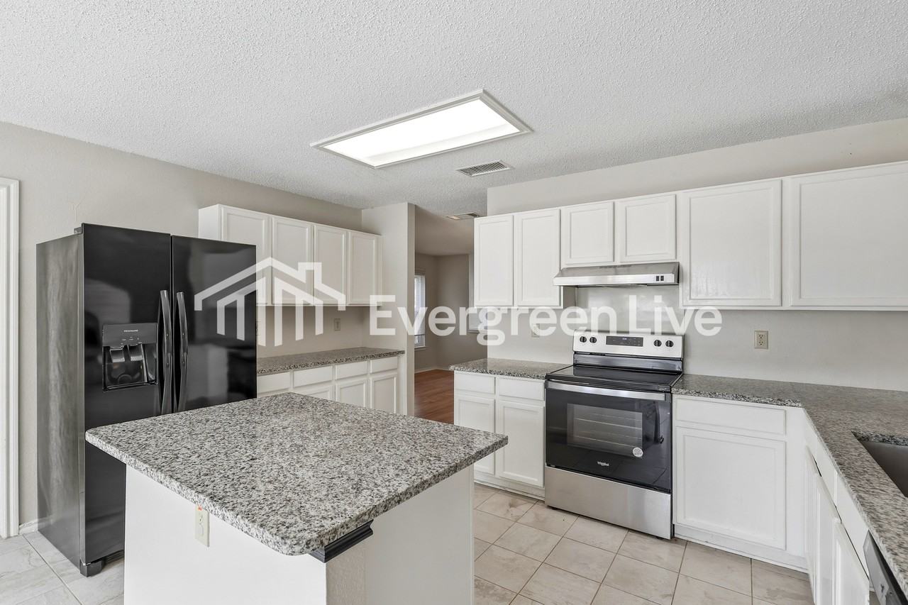 8102 Cantura Mls - Photo 3 of 15