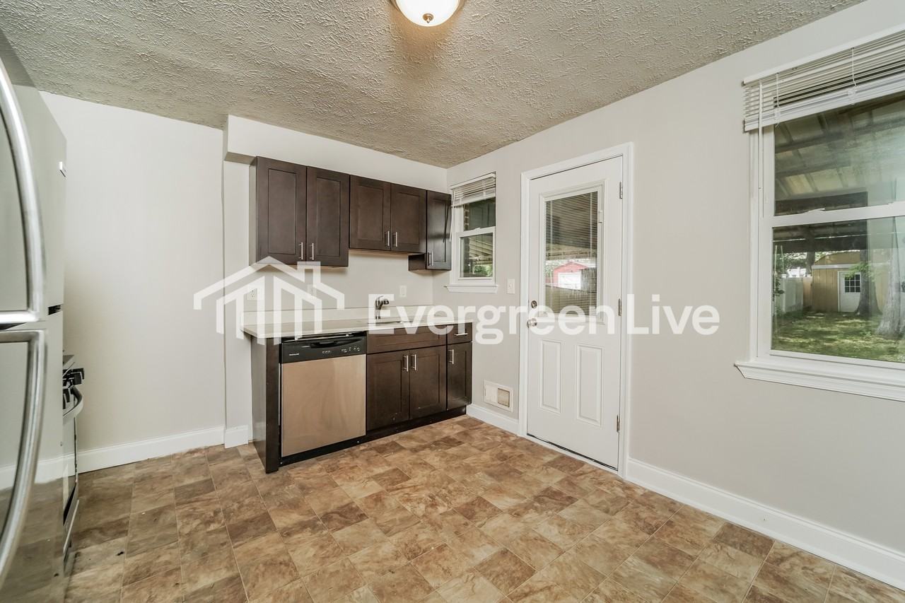 1674 Yakona Rd - Photo 5 of 15