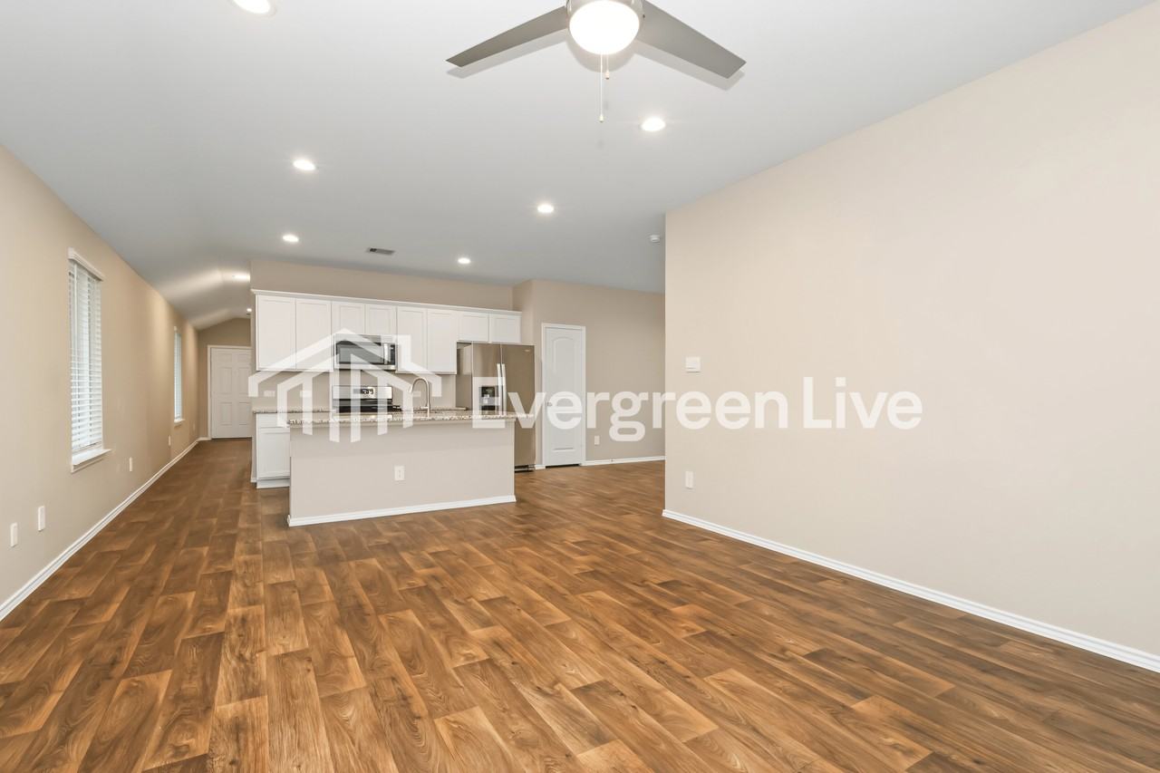 9921 Glenbrook Ln - Photo 7 of 15
