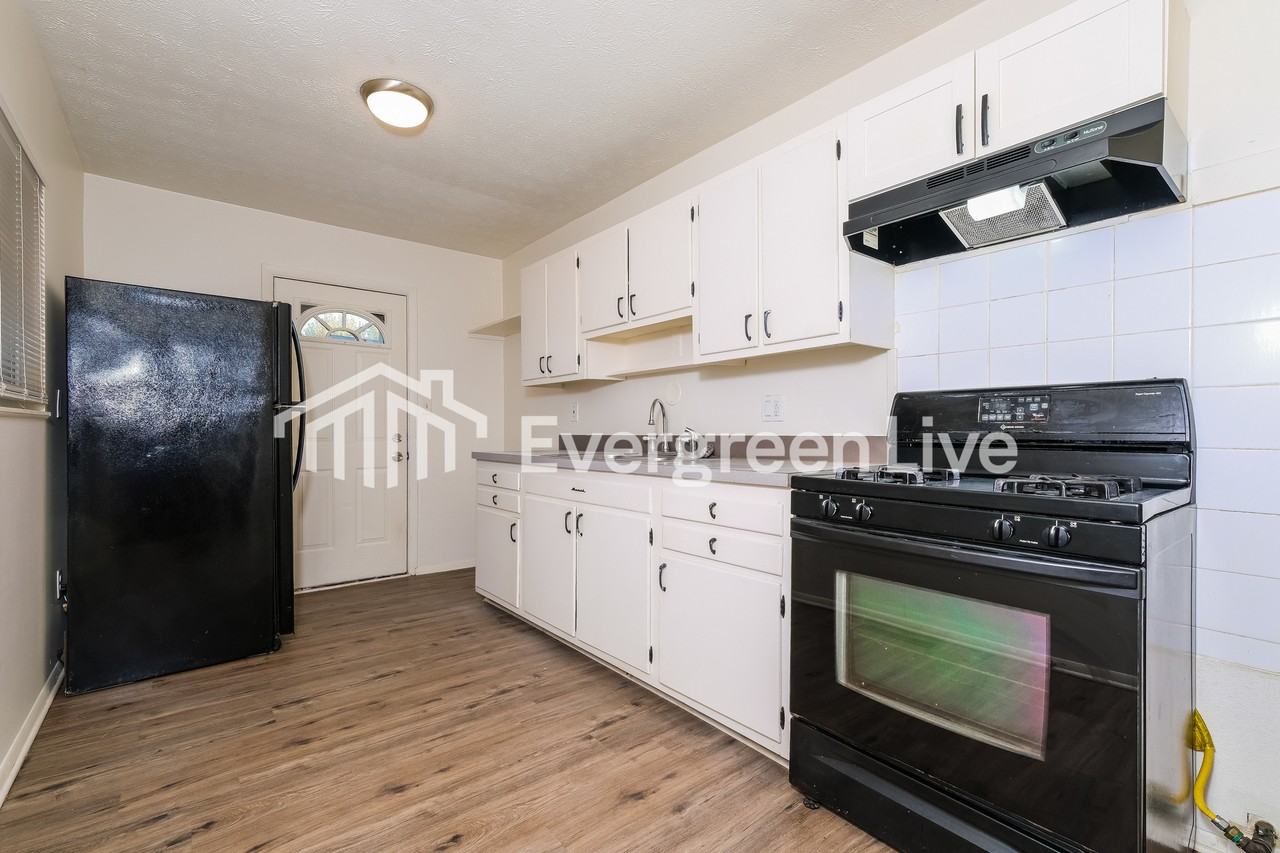 2980 Southfield Dr - Photo 6 of 15