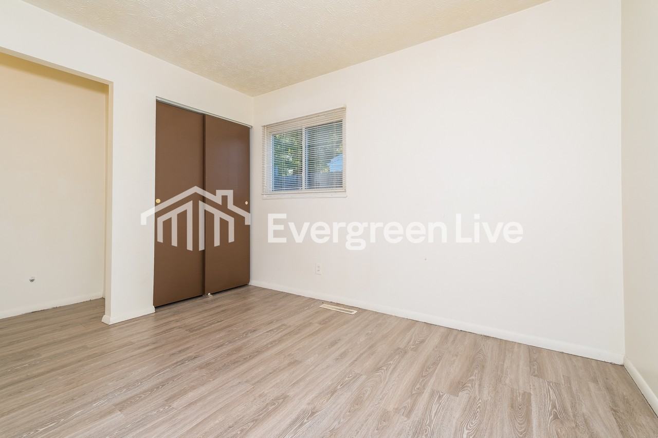 2980 Southfield Dr - Photo 7 of 15