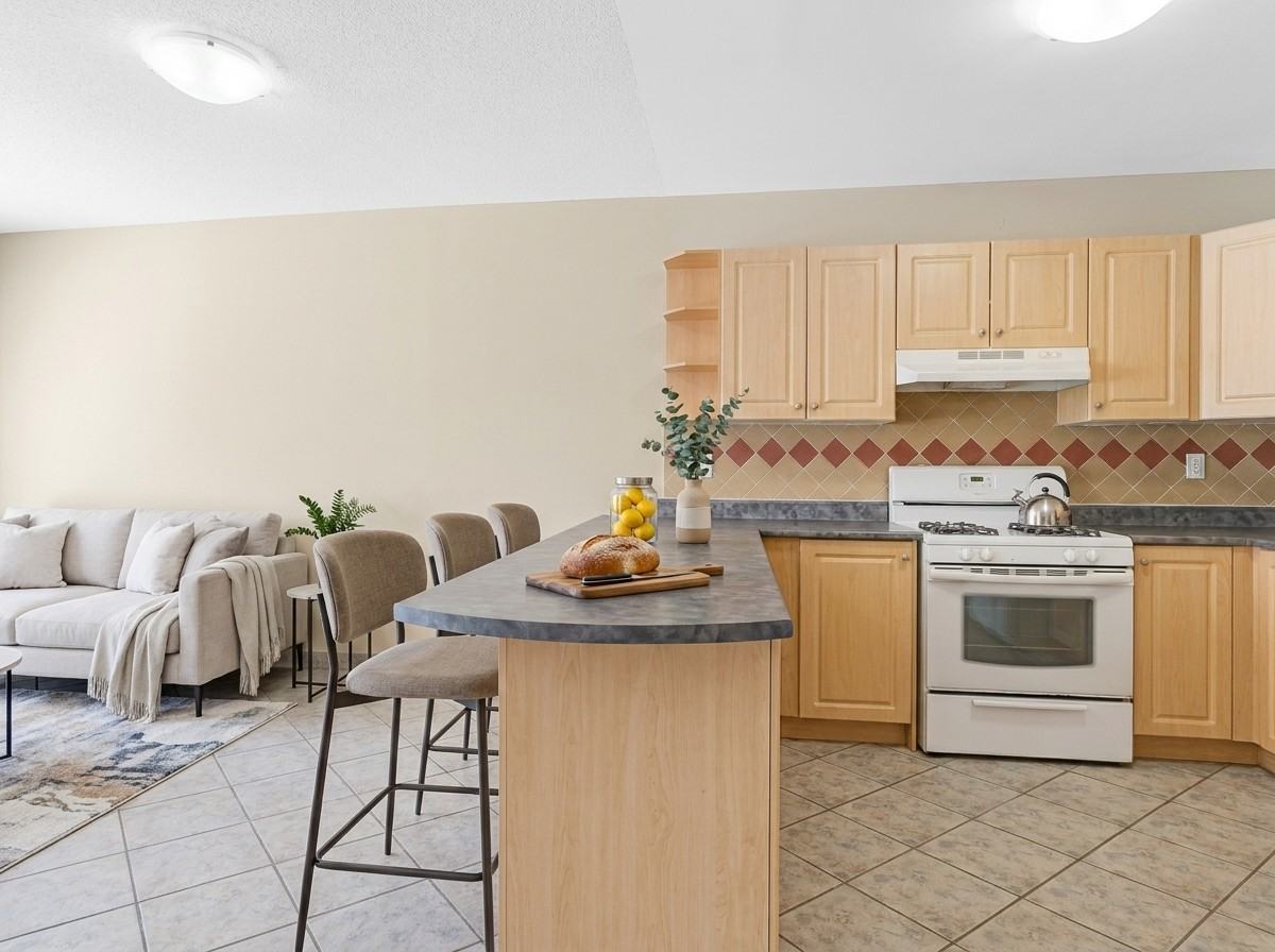 Baseline Court - Photo 3 of 41
