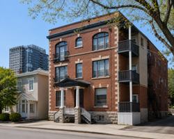 featured image of 455 Besserer St