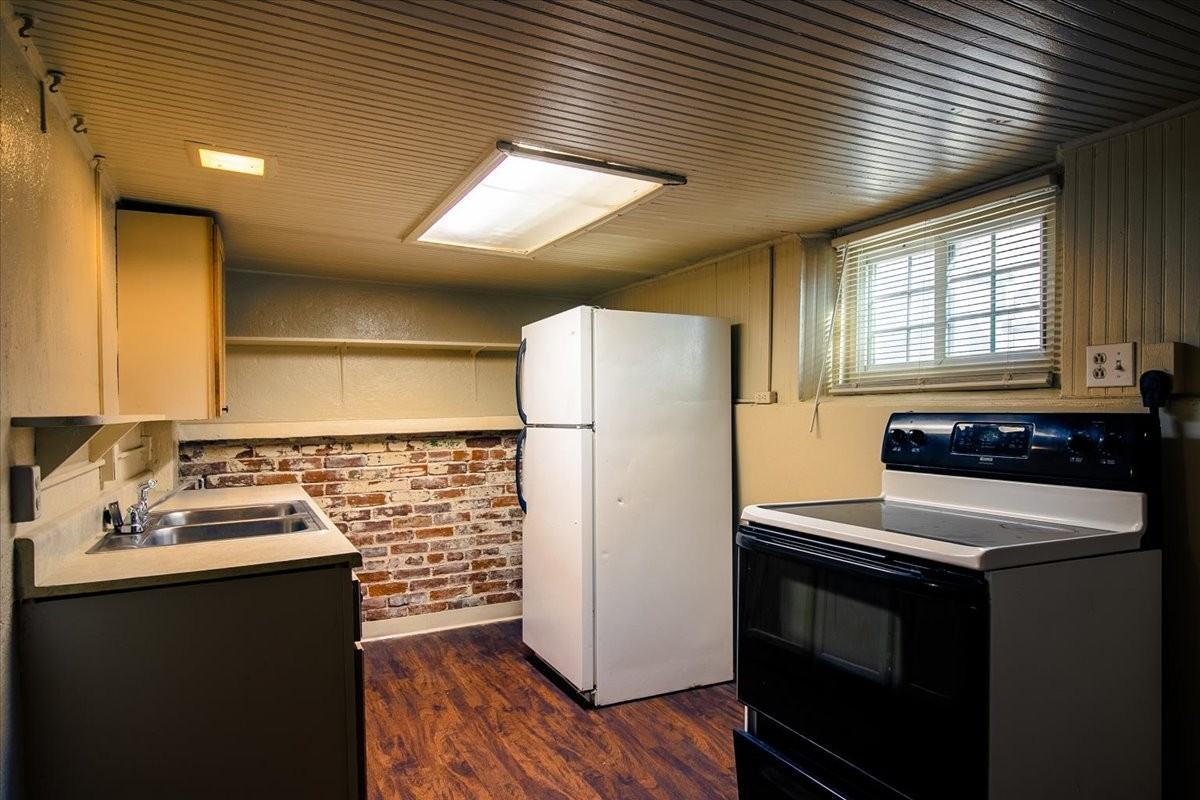 1526 Milwaukee St #6 - Photo 3 of 8