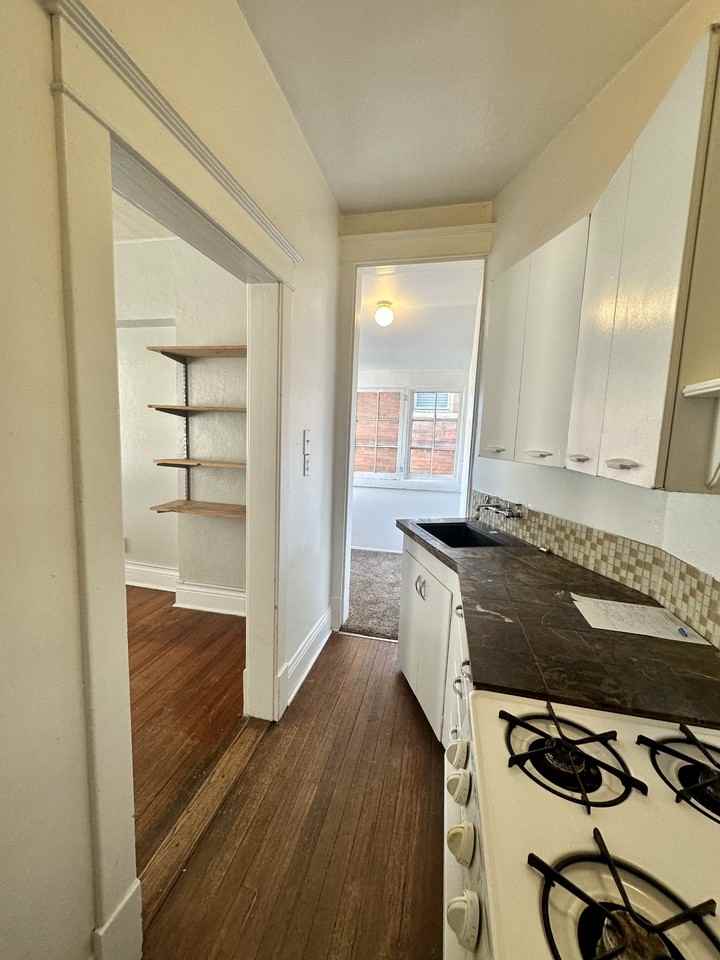 2208 E 17th Ave #7 - Photo 3 of 9