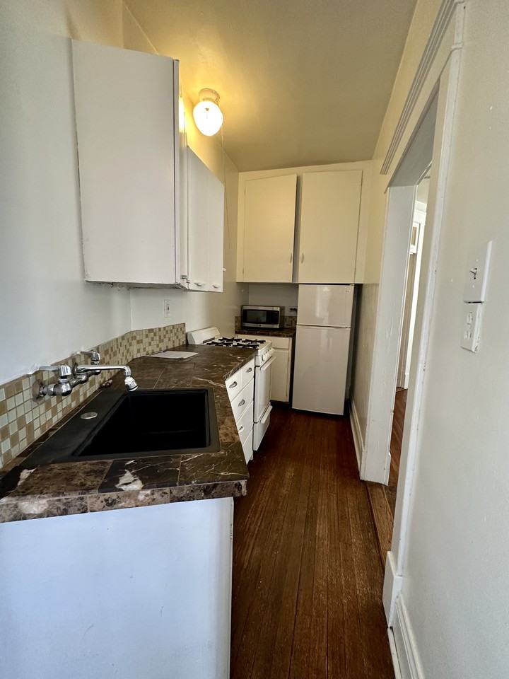2208 E 17th Ave #7 - Photo 4 of 9