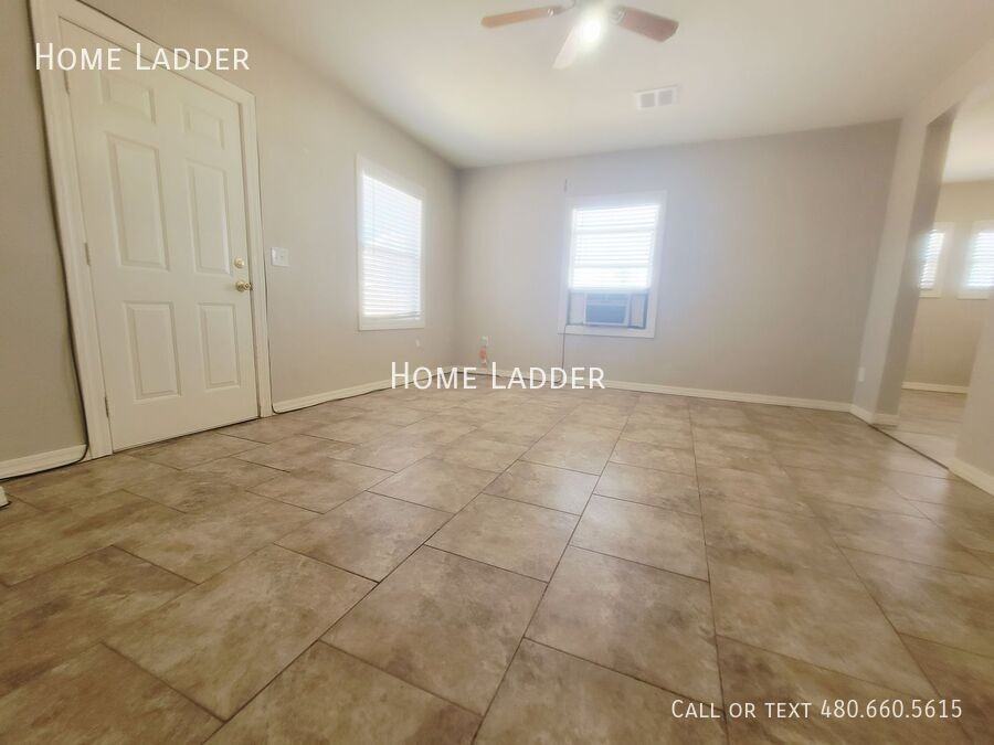 667 W Northern Ave #A - Photo 2 of 14