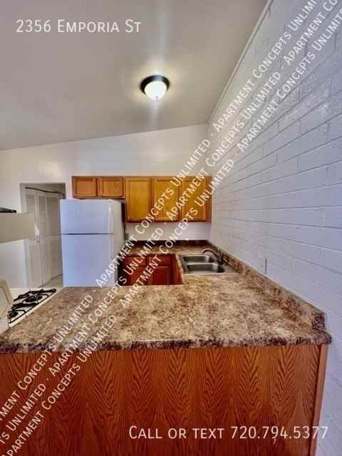 2356 Emporia St - Photo 5 of 9
