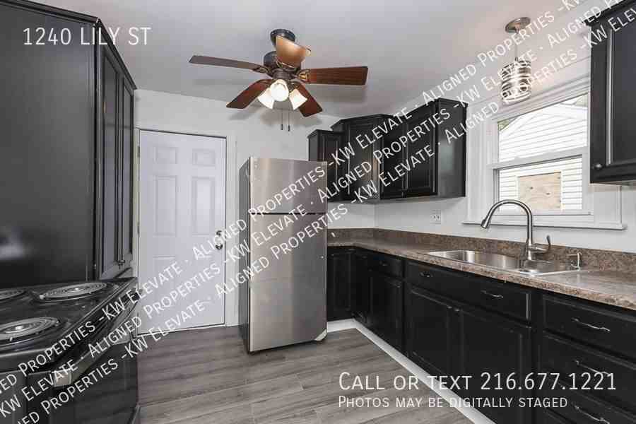 1240 Lily St - Photo 5 of 26