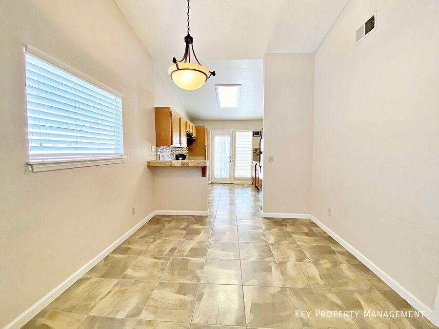 704 Callahan Point Dr - Photo 4 of 21