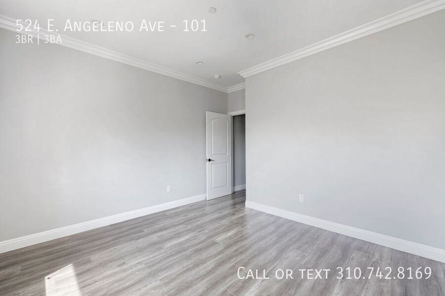 524 E Angeleno Ave #101 - Photo 6 of 27