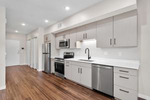 featured image of 2016 Oxford Ave