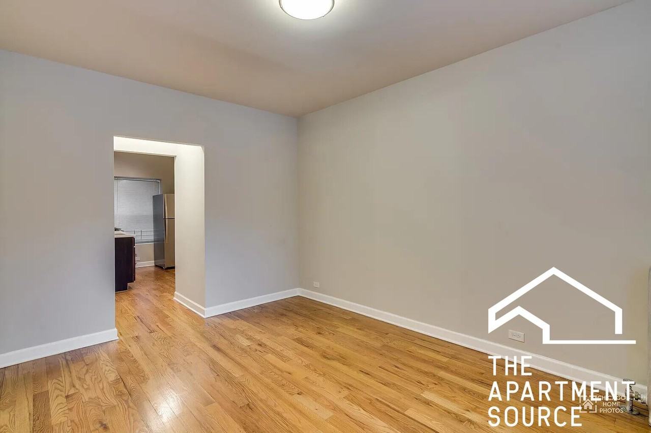 836 E 53rd St #2S - Photo 4 of 10