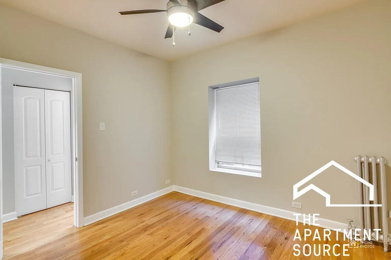 836 E 53rd St #2S - Photo 7 of 10