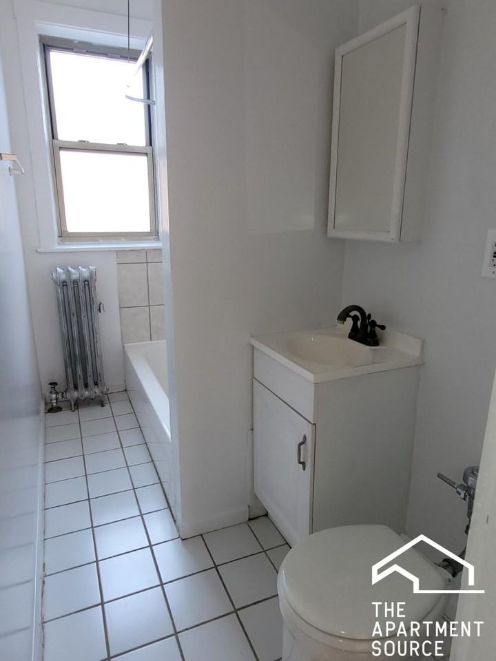 2342 W Touhy Ave #3A - Photo 5 of 10