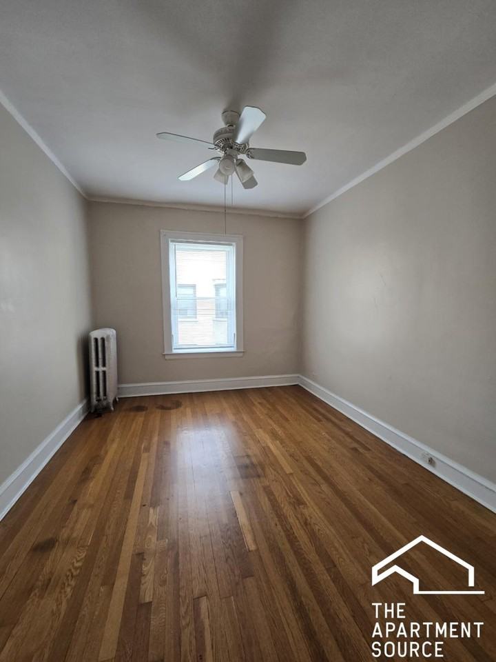 1924 W Morse Ave #3N - Photo 5 of 7