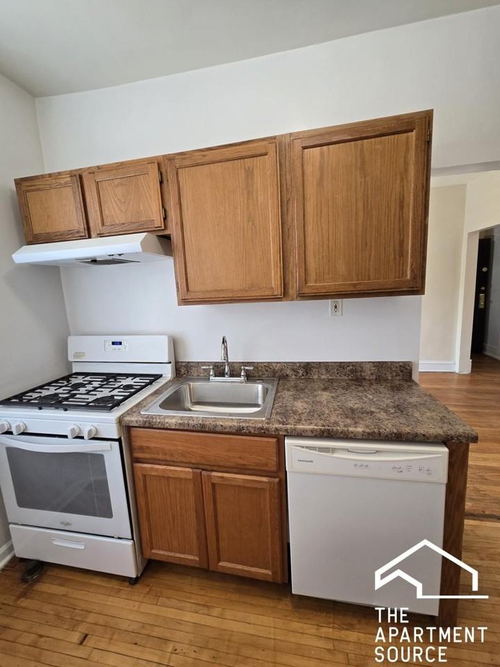 1370 W Estes Ave #3S - Photo 3 of 9