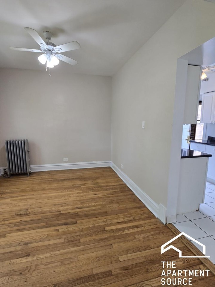908 Reba Pl #3N - Photo 7 of 14