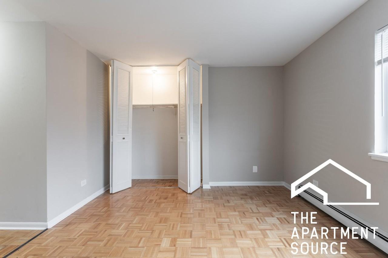 663 W Grace St #518 - Photo 3 of 11