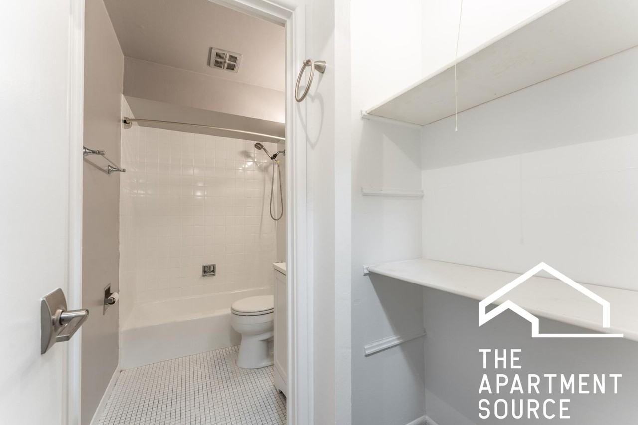 663 W Grace St #518 - Photo 4 of 11