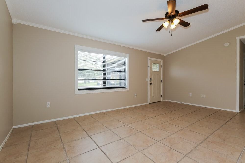 13238 Drysdale St - Photo 4 of 19