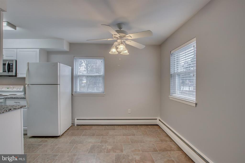 1 Radnor Dr - Photo 6 of 9