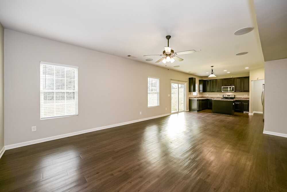 4004 Alicia Ln - Photo 4 of 21