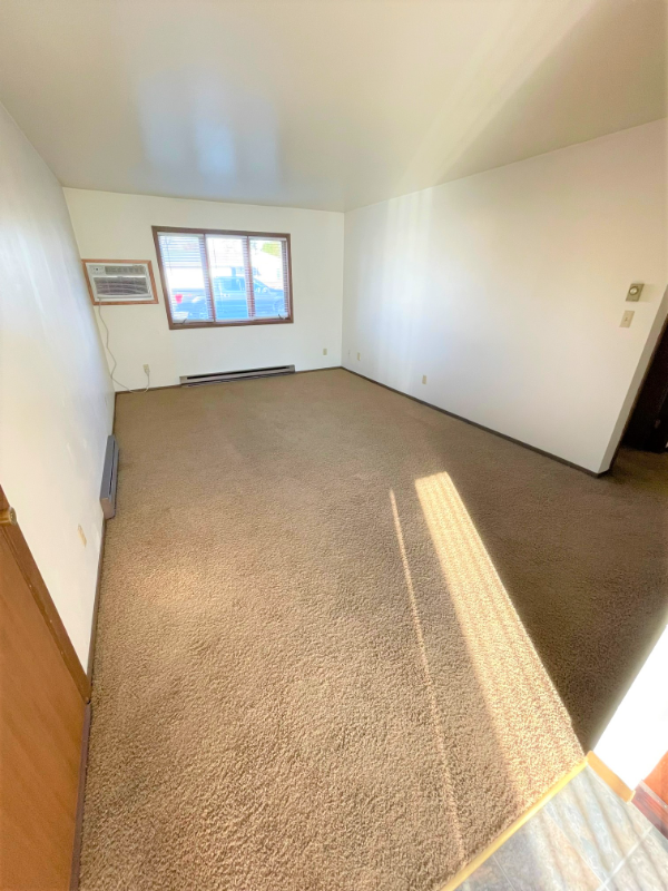 839 Illinois Ave #101 - Photo 4 of 9