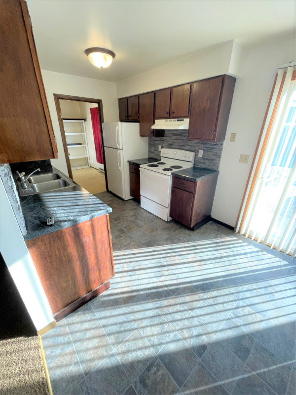 839 Illinois Ave #101 - Photo 5 of 9