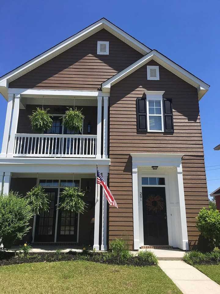 201 Hyacinth St - Photo 2 of 18