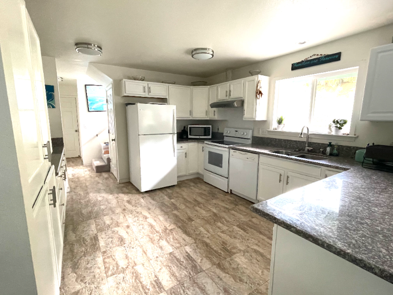 1464 Aunauna St #A - Photo 3 of 20