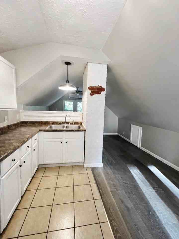 825 Avon St #3 - Photo 5 of 8