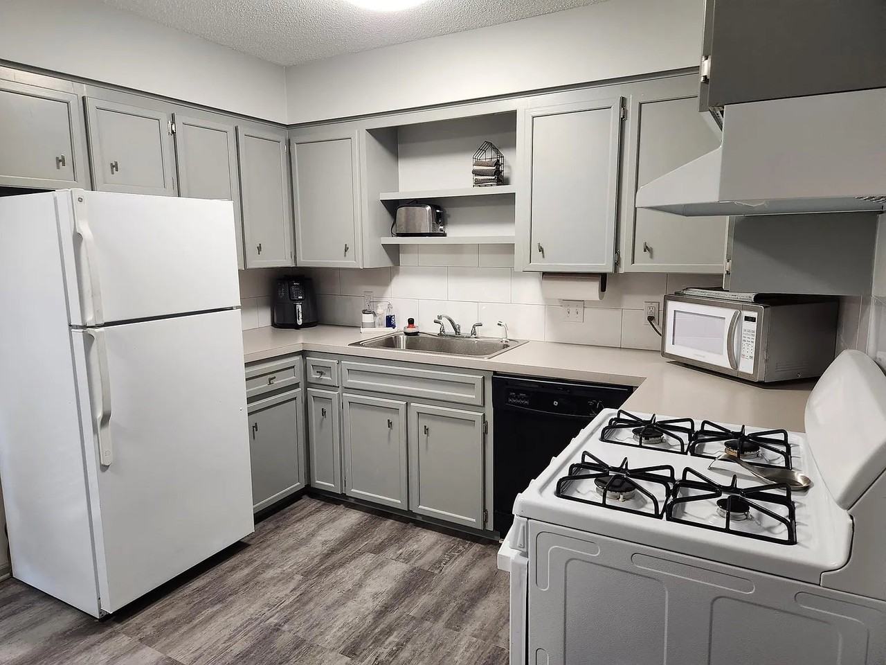 713 Dorroll St Ne - Photo 3 of 11