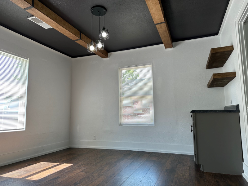 1320 N 4th Ave - Photo 2 of 15