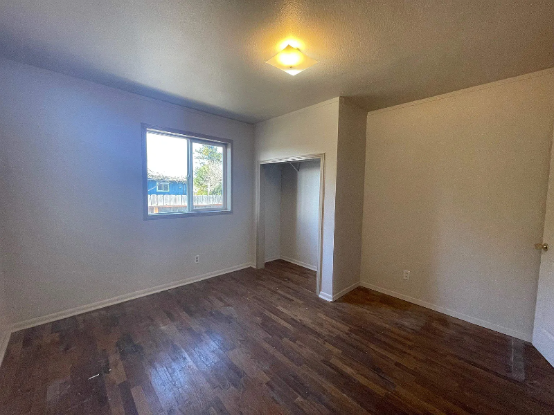 595 Keller Ave - Photo 3 of 10