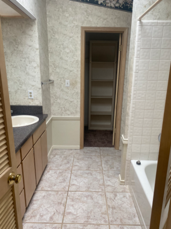 428 Sw 80th St - Photo 4 of 13