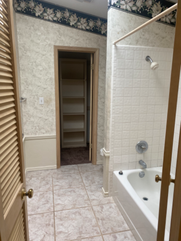 428 Sw 80th St - Photo 5 of 13