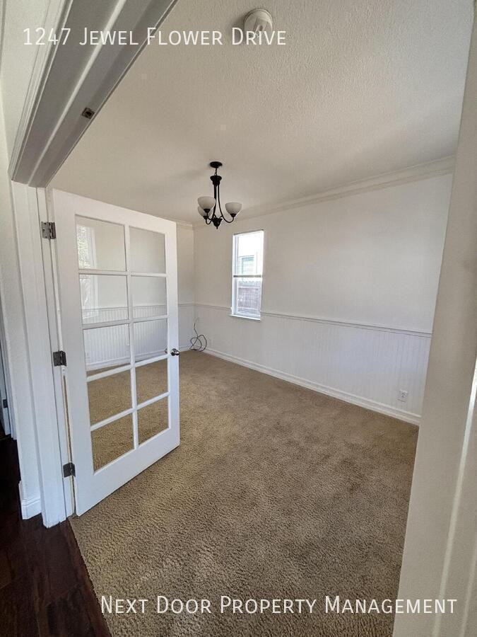1247 Jewel Flower Dr - Photo 6 of 24