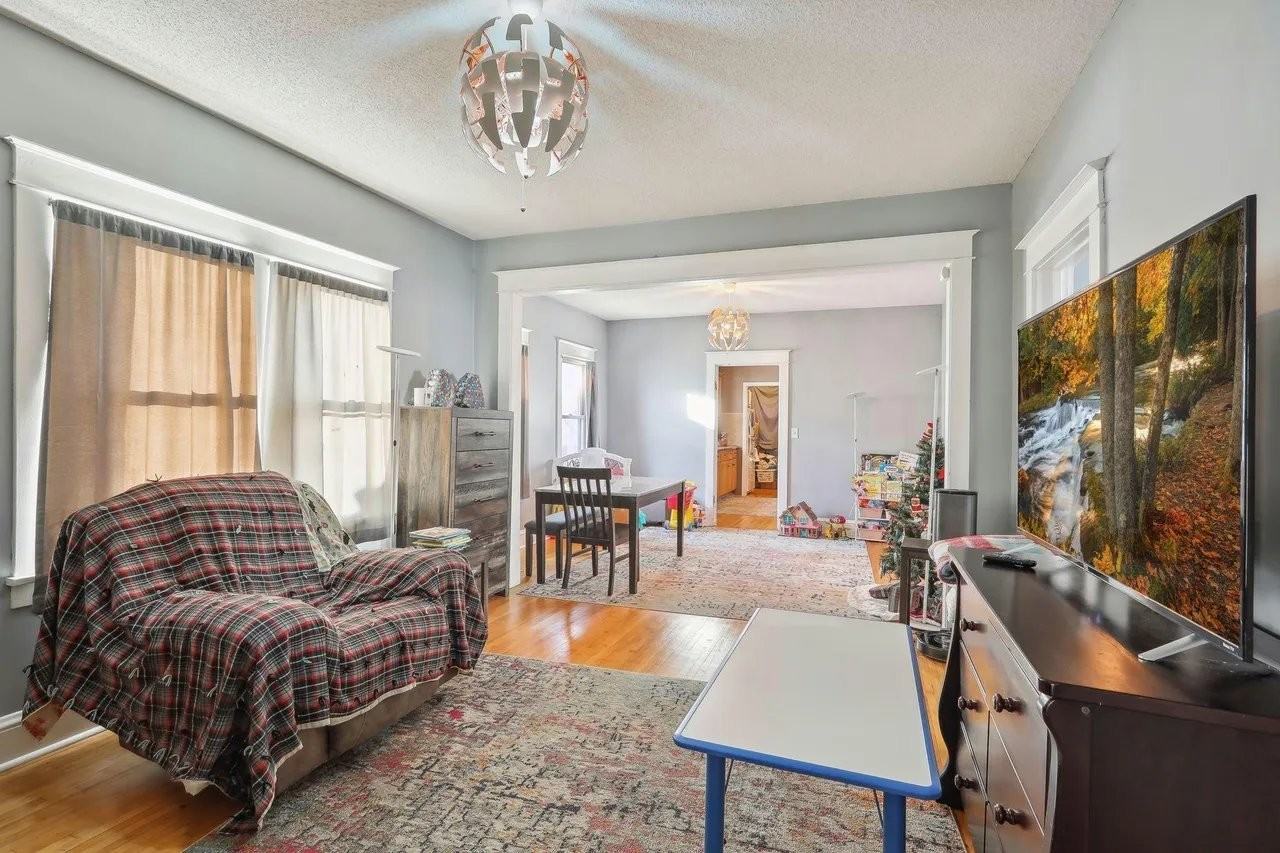 3010 Grand St Ne #1 - Photo 3 of 15