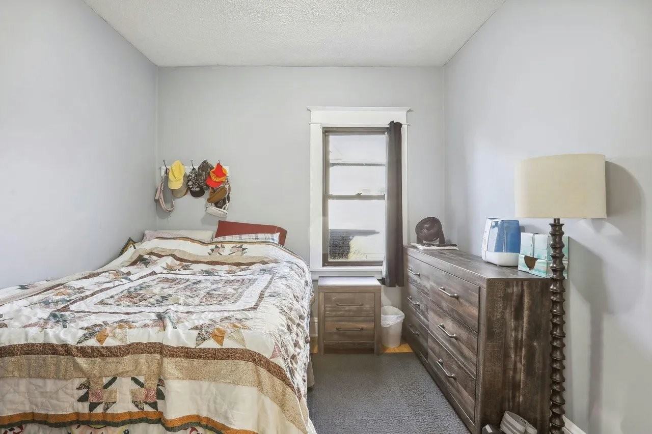 3010 Grand St Ne #1 - Photo 4 of 15